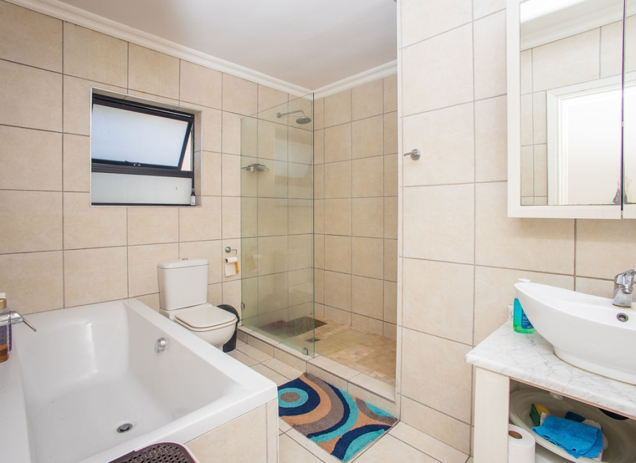 4 Bedroom Property for Sale in Beacon Bay Eastern Cape